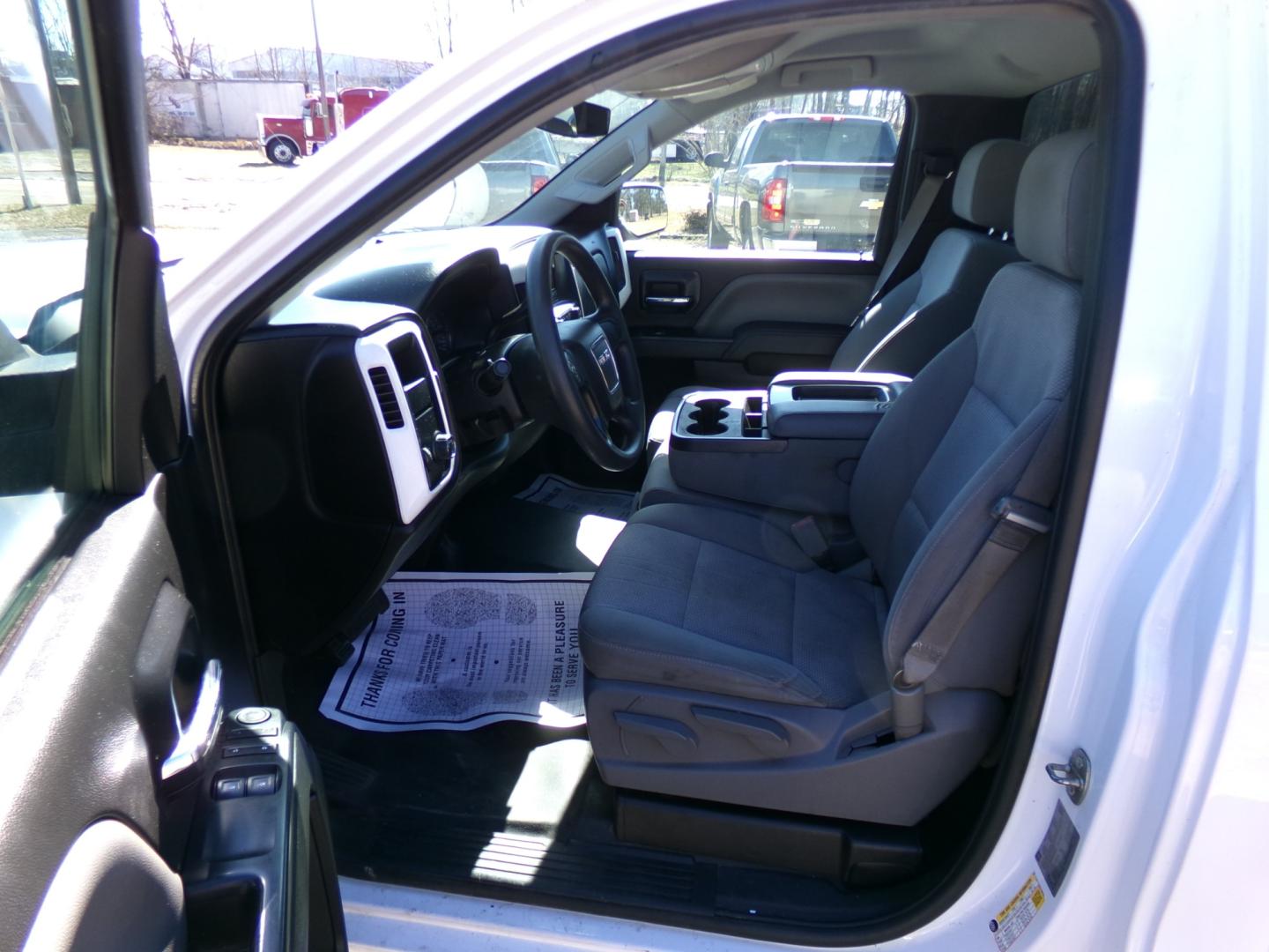 2014 White /Gray GMC Sierra 1500 Base 2WD (1GTN1TEH9EZ) with an 4.3L V6 OHV 12V engine, 6-Speed Automatic transmission, located at 401 First NE, Bearden, AR, 71720, (870) 687-3414, 33.726528, -92.611519 - Photo#8